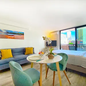 Cozy At Bamboo Close To Waikiki Apartment
